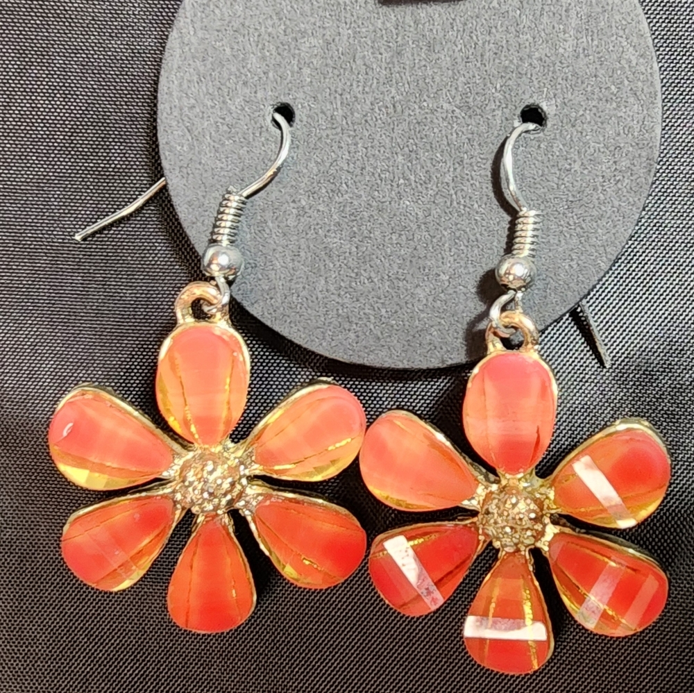 Retro vibe orangish flower earrings